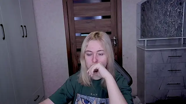 Kristy-Max online show from 03-26-26, 03:12