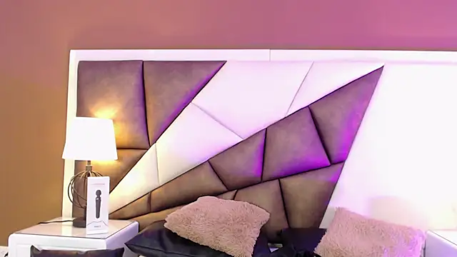 KarolandMichel online show from 12-21-24, 05:51