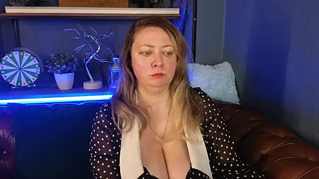 JesiaFoxi online show from 01-04-25, 12:27