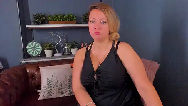 JesiaFoxi online show from 09-11-25, 10:37