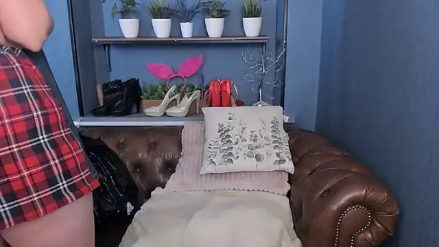 JesiaFoxi online show from 06-25-26, 10:53