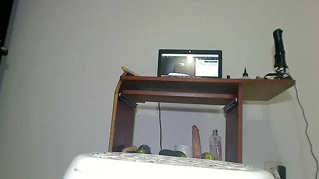 Snapshot of SensualGata13 chatting on 12-18-25, 02:56 SensualGata13 online show from 12-18-25, 02:56