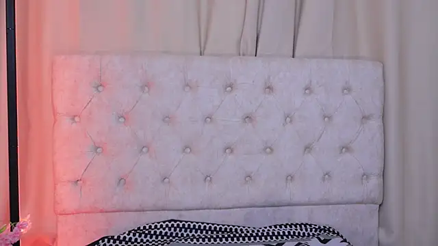 ashleyvalirya online show from 12-20-24, 03:58