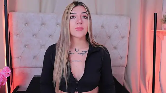 ashleyvalirya online show from 12-23-24, 04:01
