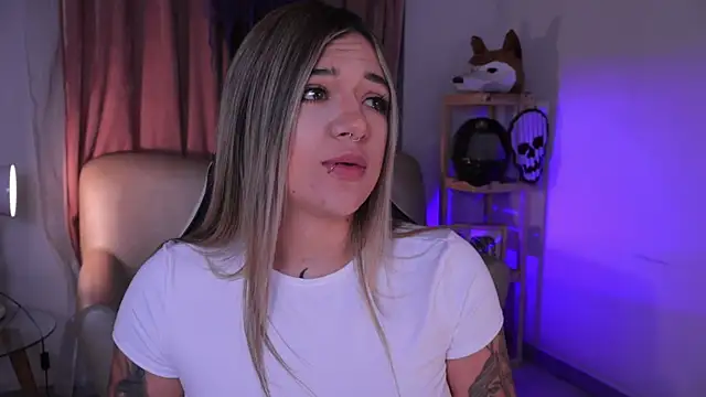 ashleyvalirya online show from 10-20-25, 04:13