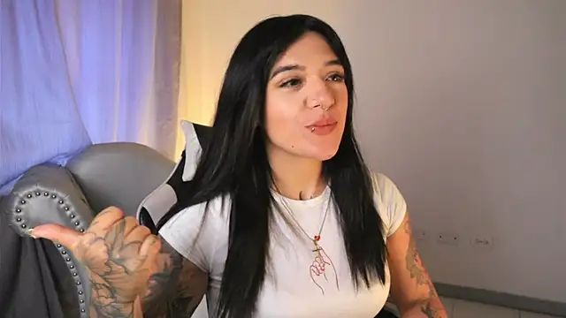 ashleyvalirya online show from 05-11-26, 07:44