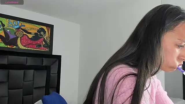 Snapshot of tatiana_valencia chatting on 01-31-25, 03:44 tatiana valencia online show from 01-31-25, 03:44