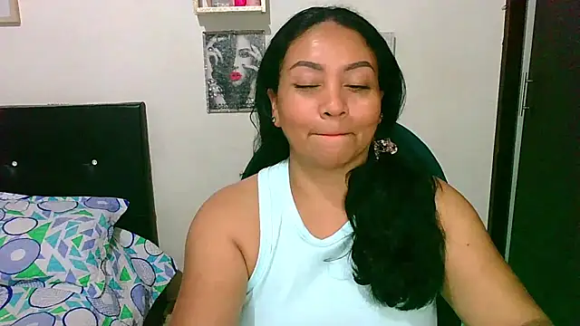 Snapshot of zaray_bella chatting on 04-16-26, 09:39 zaray bella online show from 04-16-26, 09:39