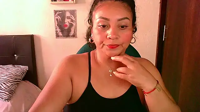 Snapshot of zaray_bella chatting on 05-09-26, 09:09 zaray bella online show from 05-09-26, 09:09