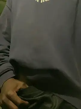 Snapshot of Alphadavid_23 chatting on 02-17-25, 11:23 Alphadavid 23 online show from 02-17-25, 11:23