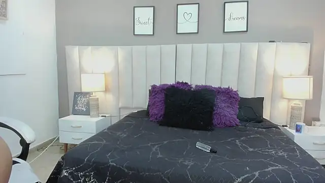 Snapshot of lyzzi_smith01 chatting on 03-14-25, 05:02 lyzzi smith01 online show from 03-14-25, 05:02