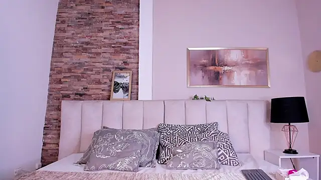 lyzzi smith01 online show from 10-24-25, 08:05