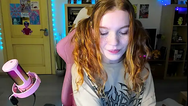 Sunny Elly online show from 10-21-25, 08:59