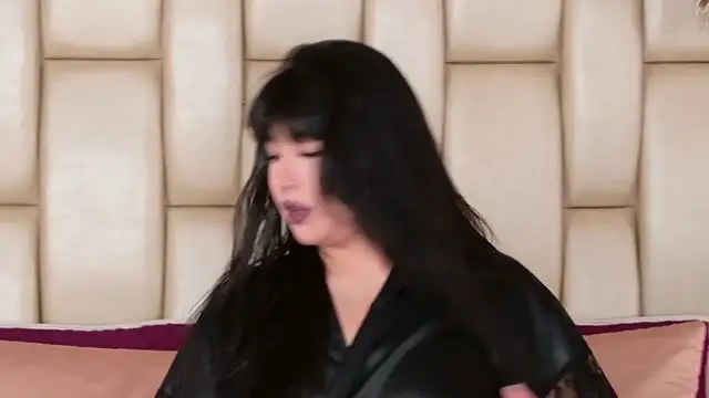 Alexa Miss online show from 11-22-25, 07:24