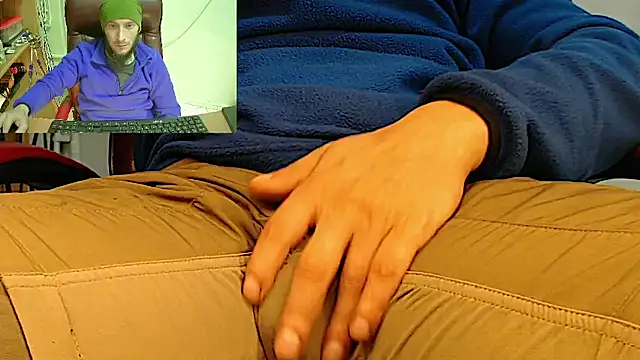 Snapshot of hardbigcock16 chatting on 01-24-25, 10:53 hardbigcock16 online show from 01-24-25, 10:53