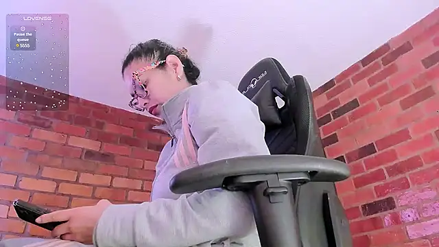 paulinabarnett- online show from 12-19-24, 12:13