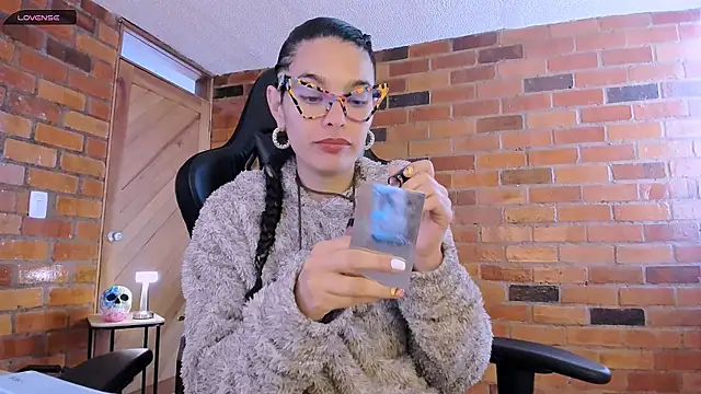 paulinabarnett- online show from 01-11-25, 02:04