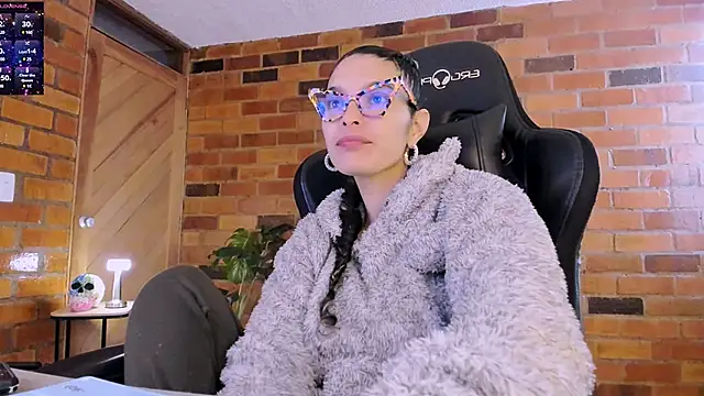 paulinabarnett- online show from 01-11-25, 08:43