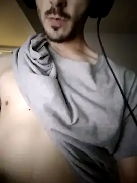 Snapshot of helloongg chatting on 10-30-25, 05:35 helloongg online show from 10-30-25, 05:35