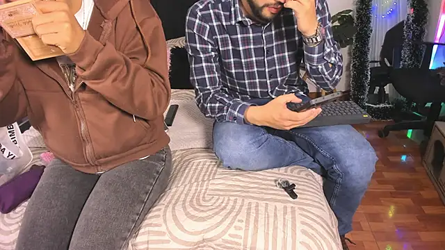 Snapshot of -soulmate-s chatting on 12-19-25, 01:29 -soulmate-s online show from 12-19-25, 01:29