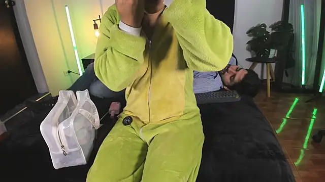 Snapshot of -soulmate-s chatting on 01-16-26, 01:59 -soulmate-s online show from 01-16-26, 01:59