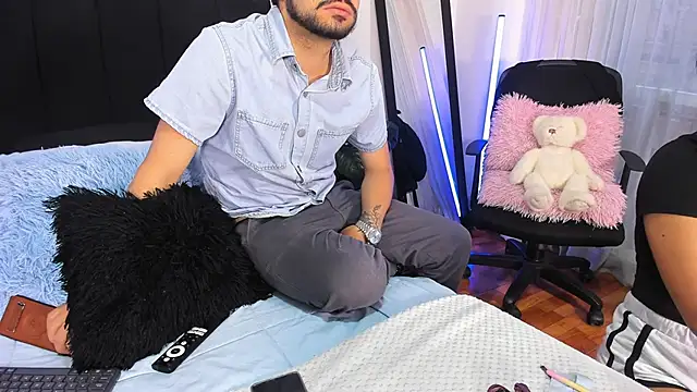 Snapshot of -soulmate-s chatting on 03-25-26, 04:13 -soulmate-s online show from 03-25-26, 04:13