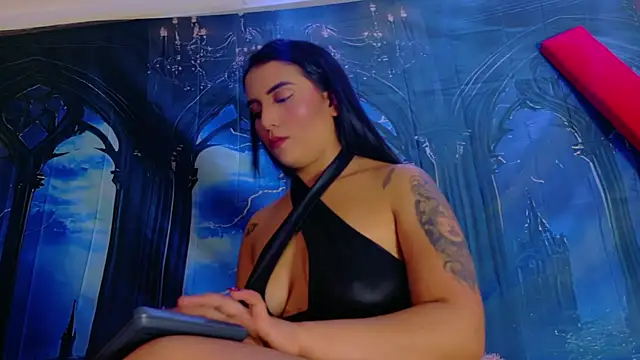 Snapshot of MeliizaQueen chatting on 05-26-26, 02:35 MeliizaQueen online show from 05-26-26, 02:35