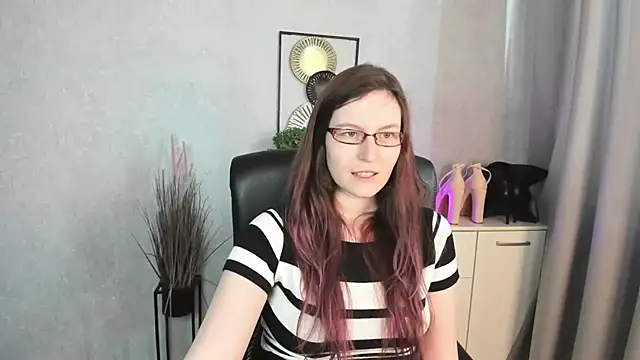 emmaxDelight online show from 05-11-26, 05:24