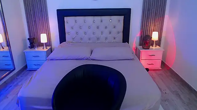 zoe jones13 online show from 09-26-25, 03:21