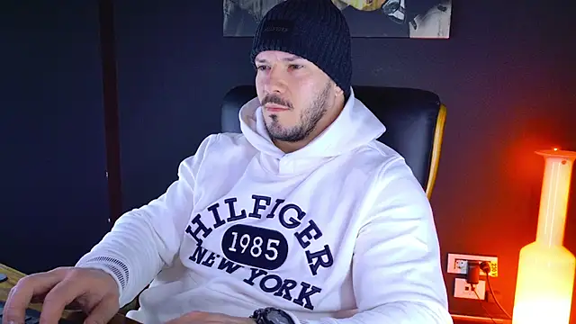 AngeloEric online show from 01-28-25, 04:39