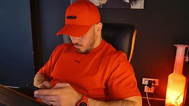 Snapshot of AngeloEric chatting on 02-14-26, 11:18 AngeloEric online show from 02-14-26, 11:18