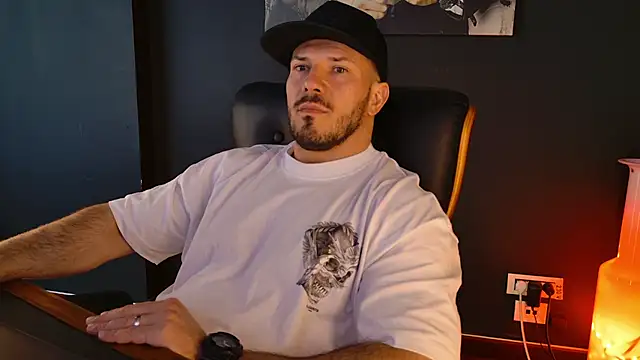 Snapshot of AngeloEric chatting on 02-25-26, 11:53 AngeloEric online show from 02-25-26, 11:53