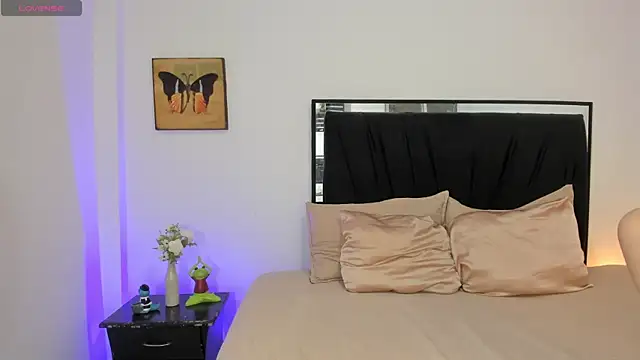 Snapshot of lilithTeen1_ chatting on 10-16-25, 02:23 lilithTeen1 online show from 10-16-25, 02:23