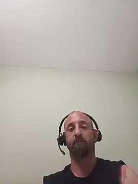 Snapshot of armdy371 chatting on 07-11-26, 02:47 armdy371 online show from 07-11-26, 02:47