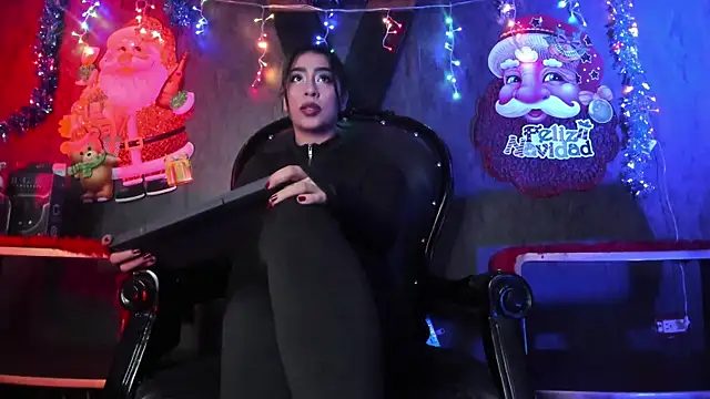 Carolina Arias online show from 12-10-24, 08:27