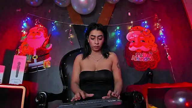 Carolina Arias online show from 12-13-24, 08:26