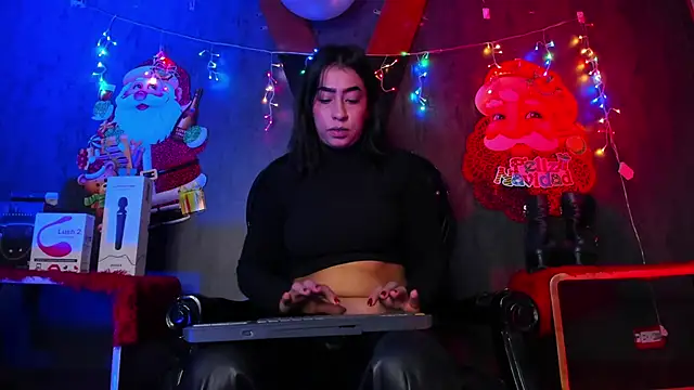 Carolina Arias online show from 12-20-24, 08:34