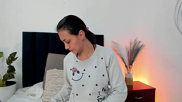 CarolineMillerr online show from 02-26-25, 12:14
