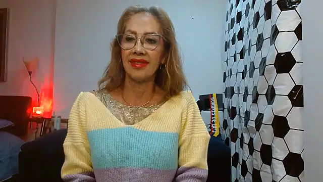 Snapshot of Canelita28 chatting on 06-29-26, 12:39 Canelita28 online show from 06-29-26, 12:39
