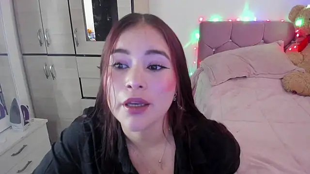 Snapshot of hotbbc_wife chatting on 02-17-25, 07:53 hotbbc wife online show from 02-17-25, 07:53
