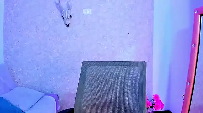 AliciaChelios online show from 12-31-24, 05:11