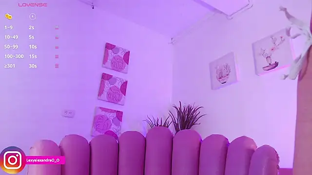 Snapshot of Lexyjoycce chatting on 01-25-25, 09:04 Lexyjoycce online show from 01-25-25, 09:04