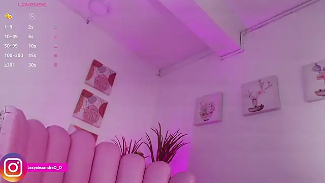 Snapshot of Lexyjoycce chatting on 02-07-25, 09:04 Lexyjoycce online show from 02-07-25, 09:04