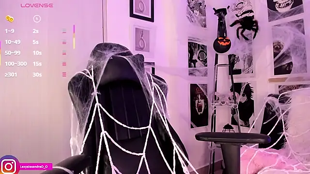 Snapshot of Lexyjoycce chatting on 10-30-25, 08:42 Lexyjoycce online show from 10-30-25, 08:42