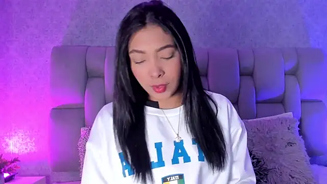 KarolRojas  online show from 10-06-25, 03:37