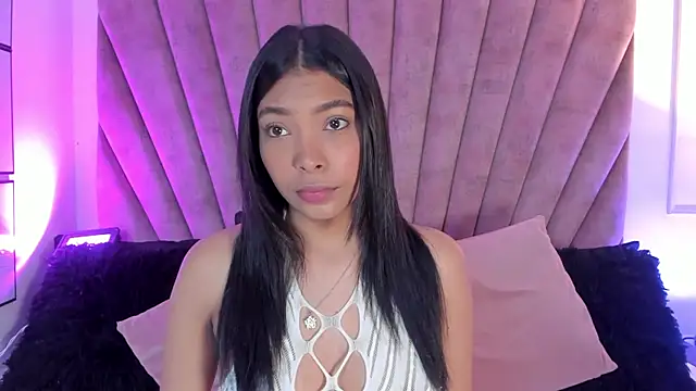 KarolRojas  online show from 10-21-25, 03:29