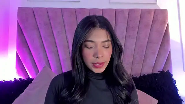 KarolRojas  online show from 10-27-25, 03:32