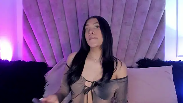 KarolRojas  online show from 11-01-25, 01:35