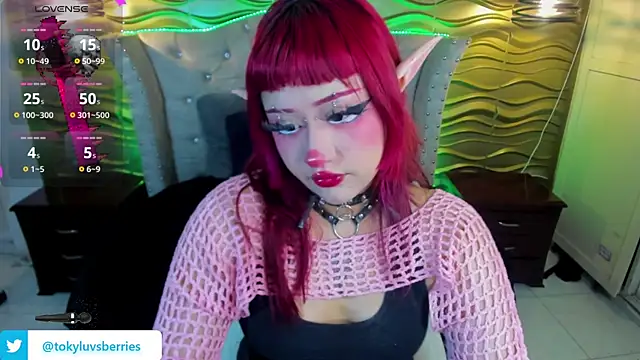 Snapshot of toky_doll chatting on 01-28-25, 07:53 toky doll online show from 01-28-25, 07:53