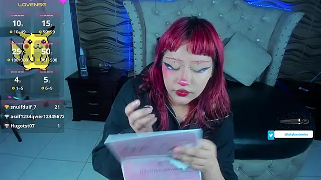 Snapshot of toky_doll chatting on 02-20-25, 01:25 toky doll online show from 02-20-25, 01:25